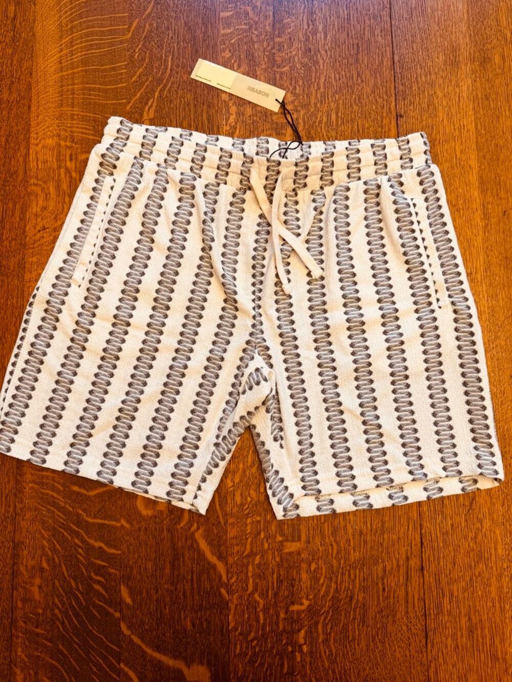 REASON brand Striped Textured Shorts MEDIUM